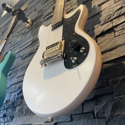 Epiphone Joan Jett Olympic Special, Aged Classic White image 6