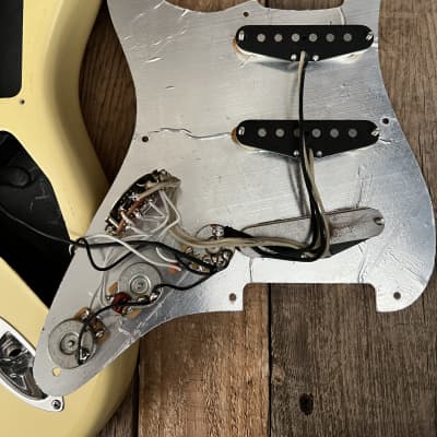 Fender CS Stratocaster Loaded Body image 11