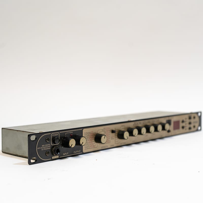 Zoom Studio 1204 Digital Reverb and Multi Effects Signal