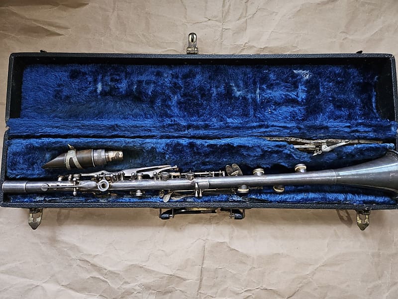 ぴ*ん様 メタルクラリネット　Cavalier Elkhart Elkhart Cavalier metal clarinet, USA, Silver-finish with