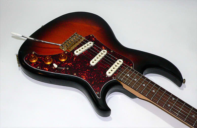 Aria Pro II RS Deluxe-V 1980s Sunburst