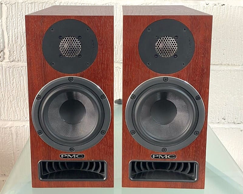 Transmission line bookshelf store speakers