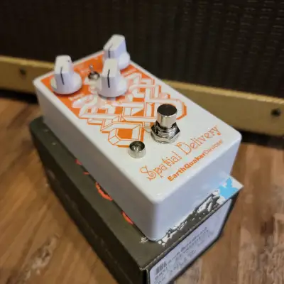 EarthQuaker Devices Spatial Delivery Envelope Filter with Sample & Hold Guitar Effect Pedal MINT image 5