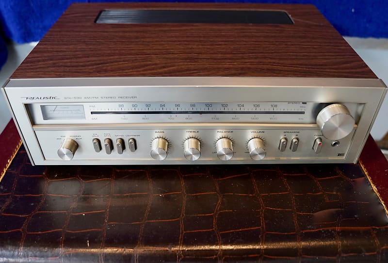 Realistic STA-530 1982 Silver  			