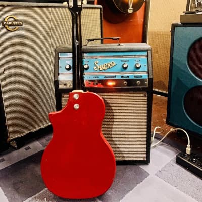 Supro Belmont 1957 - Red image 3