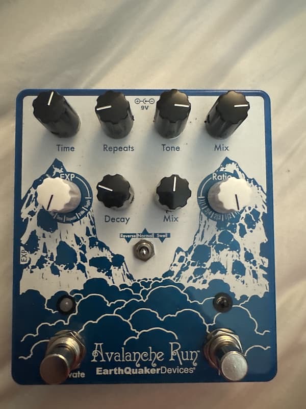 EarthQuaker Devices Avalanche Run Stereo Reverb & Delay with Tap Tempo V2
