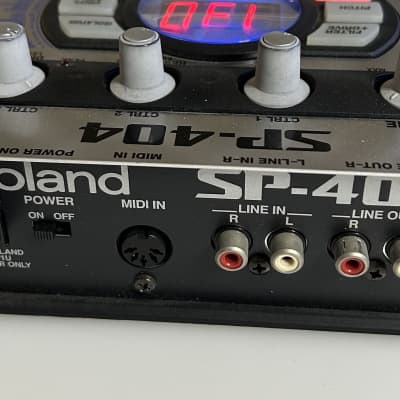 Roland SP-404 Sampler 2005 - 2008 - Silver image 3