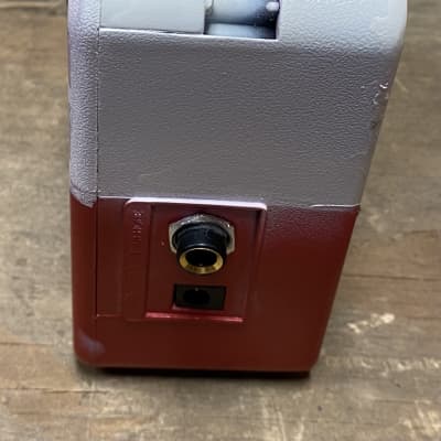 Margasa Mini Amp, 2-watt, 9v,  portable, Red & White Striped image 4