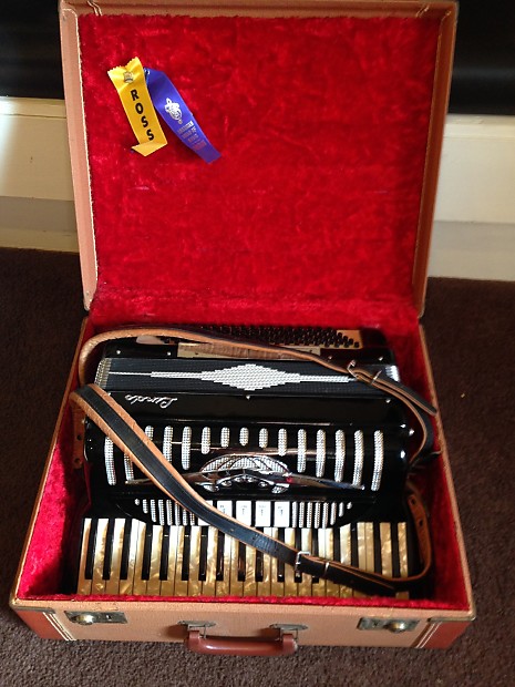 Lindo accordion hotsell