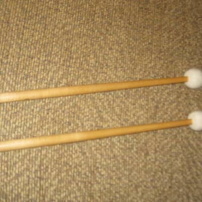 one pair new old stock (with packaging) Vic Firth T3 American Custom TIMPANI - STACCATO MALLETS (Medium hard for rhythmic articulation) Head material / color: Felt / White -- Handle Material: Hickory (or maybe Rock Maple) from 2019 image 20
