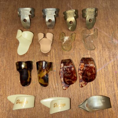 18053) Dunlop & National Pat.No. 1787136, Vintage Finger and 18053) Dunlop & National Pat.No. 1787136, Vintage Finger and