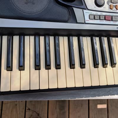 Yamaha PSR-280 Portatone Electronic Keyboard, 61 Keys