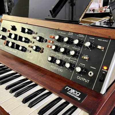 Moog MiniMoog Model D c 1973 Walnut original vintage USA analog synthesizer synth image 6
