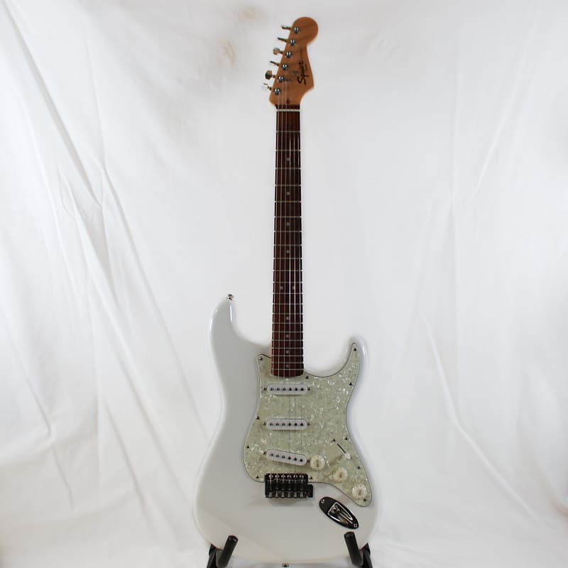 Squier Stratocaster 2002年製 ホワイトカラー Squier Stratocaster 2002年製 ホワイトカラー