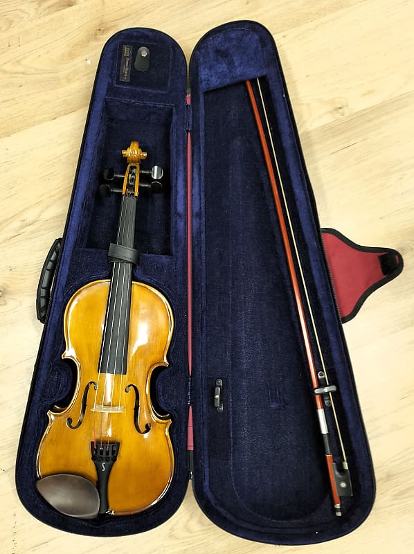 Stentor 1500 Student II 4/4 Violin with Case and Bow Excellent