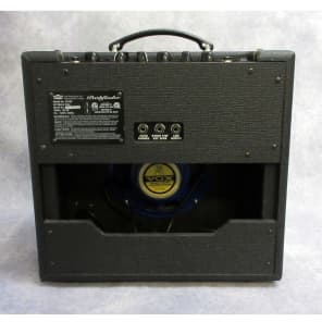 VOX Pathfinder V9158 Solid State Guitar Combo w/ Tremolo