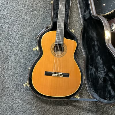 Takamine CP-132 SC classical-electric guitar handcrafted in Japan 1992 in excellent condition with beautiful original takamine hard case image 18