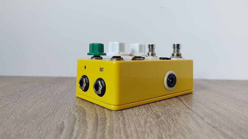 JHS Honey Comb Deluxe Tremolo Guitar Pedal | Reverb