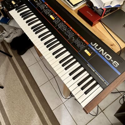 Roland Juno-6 61-Key Polyphonic Synthesizer 1982 - 1984 - Black