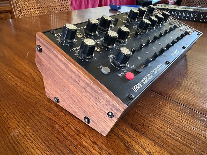 鍵盤楽器 Moog DFAM MOOG DFAMの楽しみ方｜畑中正人