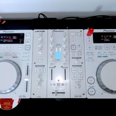 Pioneer DJM-350 / CDJ-350 x2 (Limited Edition White) + Roadcase. *FULL DJ SETUP* image 4