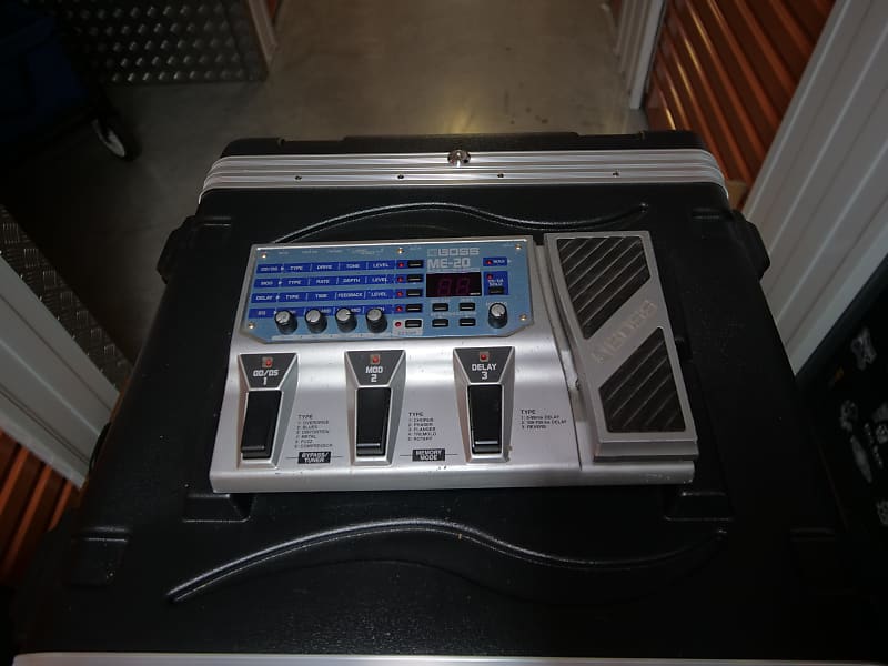 元箱入美品 BOSS ME-20 guitar multiple effects 元箱入美品 BOSS ME