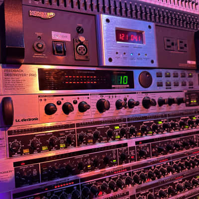 TC Electronic M300 Dual Engine Effects Processor | Reverb
