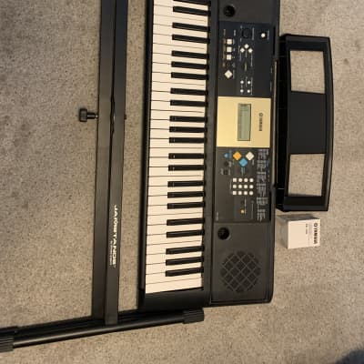 Yamaha YPT-220 Keyboard Synthesizer