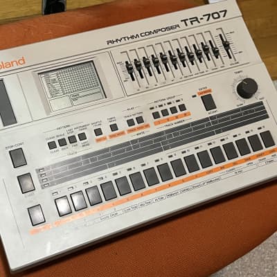 Roland TR-707 1980s