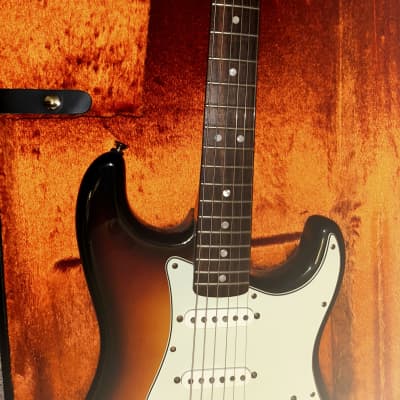 Fender American Vintage '65 Stratocaster 2013 - 2016 - 3-Color Sunburst image 3