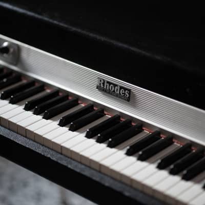 Rhodes Mark I Stage 73-Key Electric Piano 1975 - 1979 - Black Rounded Top image 1