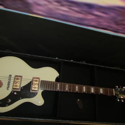 Supro 2020AW Westbury Dual Pickup Island Series Electric Guitar Antique White image 9