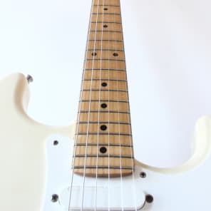 Fender Japan '54 Reissue Stratocaster ST54-95LS Vintage White 2002