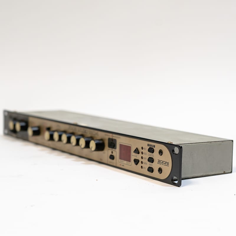 Zoom Studio 1204 Digital Reverb and Multi Effects Signal