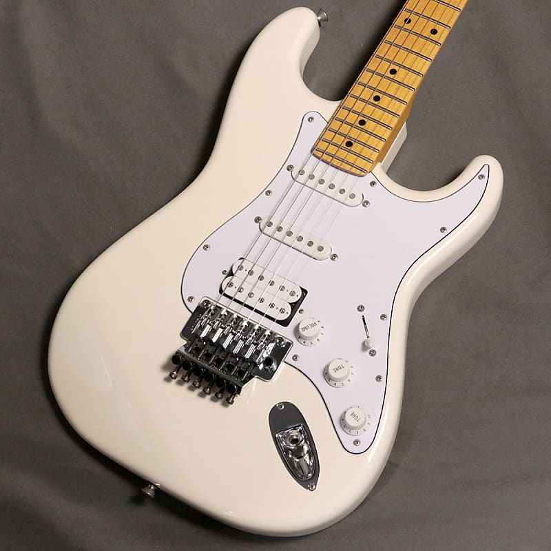 大得価大人気u46748 Fender Japan [STR-FR Stratocaster] 中古 エレキギター 動作ok フェンダー