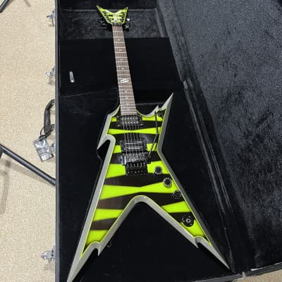 【送料無料（一部地域を除く）】 Dean 2006 Razorback Reverb | Bumblebee Slime DB Dimebag ギター