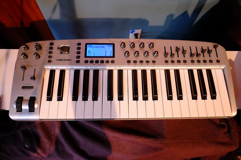 M Audio Ozonic Firewire Midi Controller/Interface Reverb