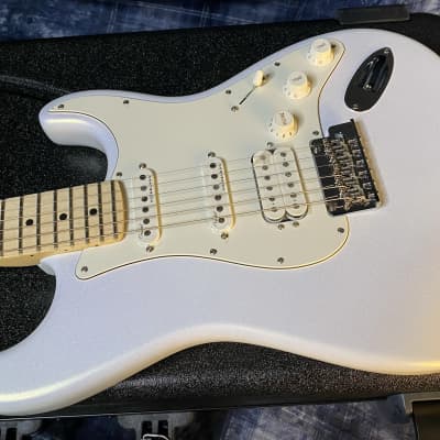 OPEN BOX ! 2023 Fender Juanes Stratocaster - Luna White - Authorized Dealer - In-Stock! 8.3 lbs - SAVE! image 6