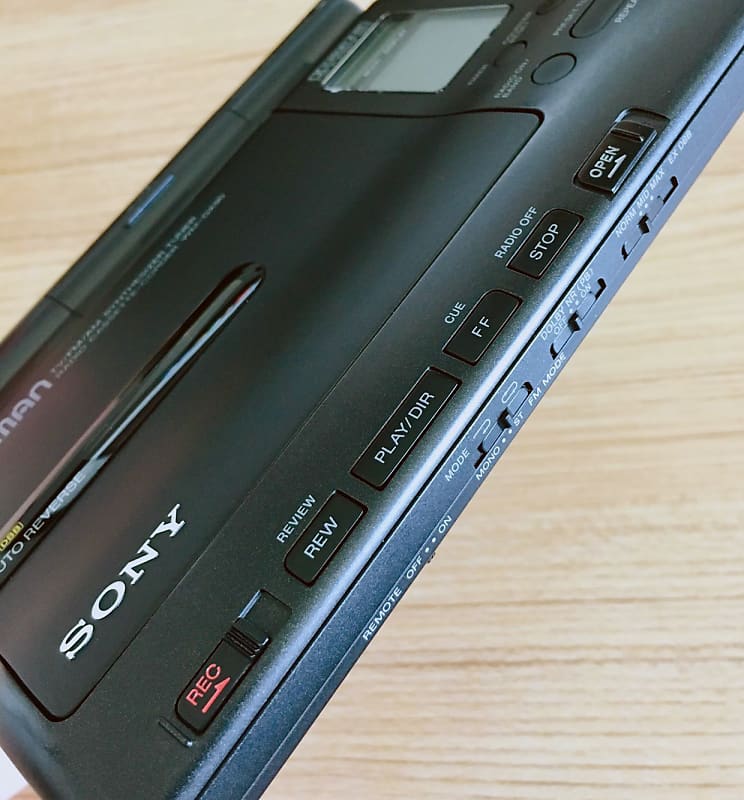 Sony WM GX90 Rare Decent Black Shape !! Tested & Working !!