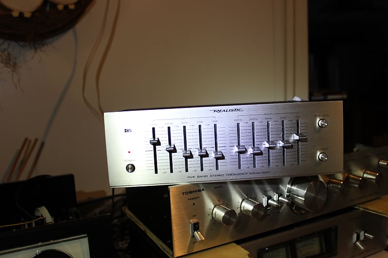 Restored Realistic  5 band graphic equalizer 31-1988 (2) image 1