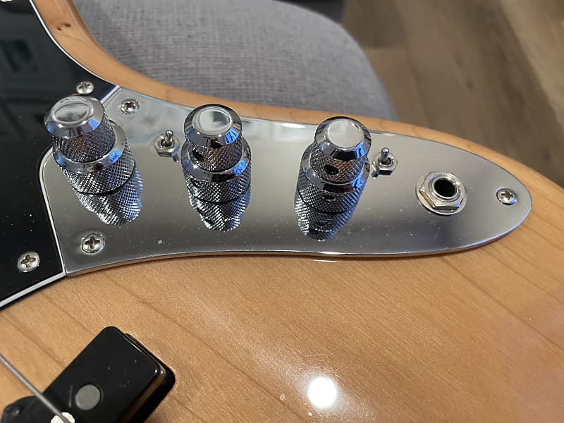 John East JRETRO 01 Preamp Chrome Reverb