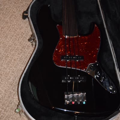 Fender Jazz Bass  1993-94 Fretless image 12