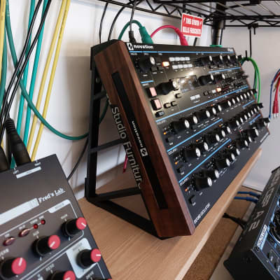 Novation Peak + stand image 5