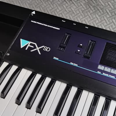 Ensoniq VFX SD + Hardcase - Music Production Synthesizer ✅RARE from ´80s-´90s✅ Professional VINTAGE Synthesizer ✅ Cleaned & Full Checked✅