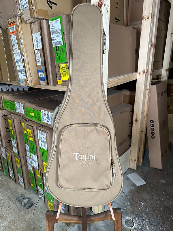 Taylor Gig Bag, Grand Auditorium, Tan Reverb