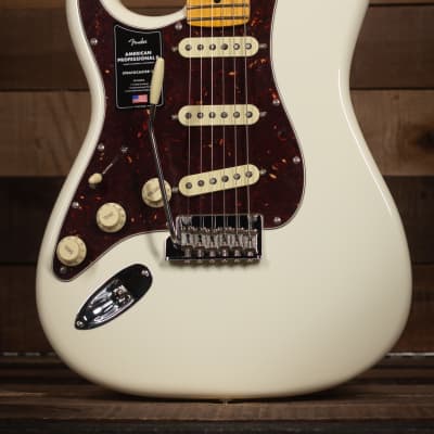 Fender American Professional II Stratocaster Left-Hand, Maple, Olympic White image 1