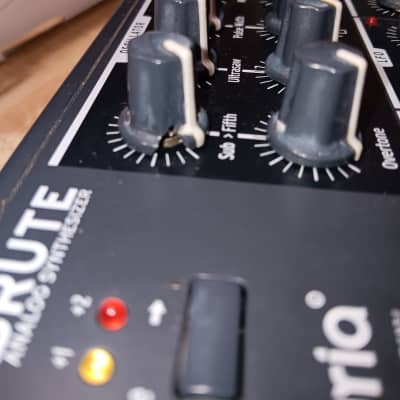 Arturia MicroBrute 25-Key Synthesizer 2014 - Present - Black image 5