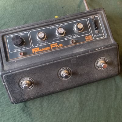 Roland AP-5 Phase Five | Reverb Canada