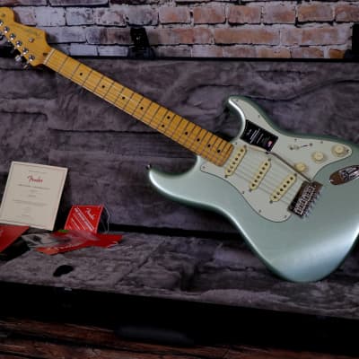 Fender American Professional II Stratocaster with Maple Fretboard & Fender Deluxe Molded Case plus all case candy 2023 Model in Mystic Surf Green image 1