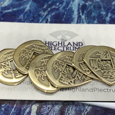 Immagine The Highland Plectrum Co Two (2) Brass Feng Shui Coin Plectrums….25% Discount, Normally £18.00 - 2